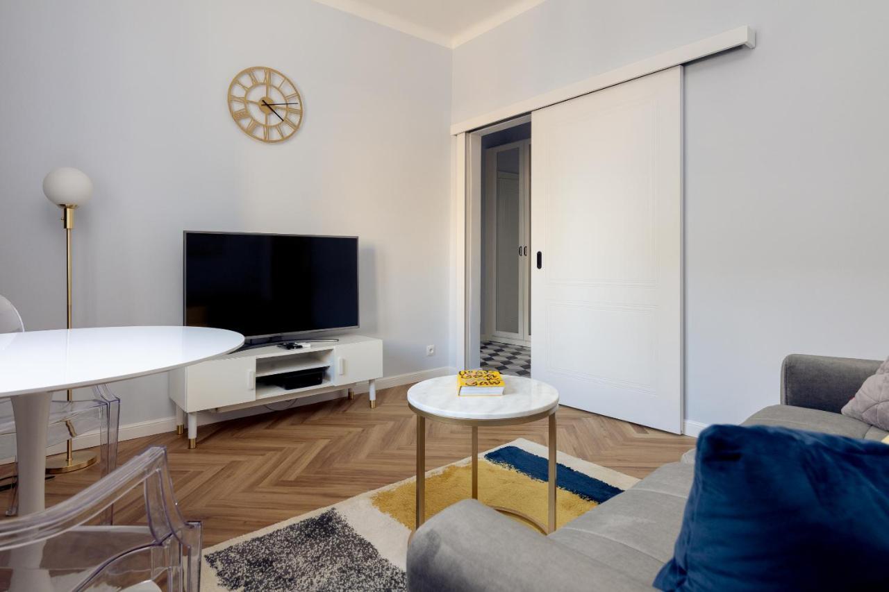 Metro Politechnika Cosy Apartment Varşovia Exterior foto