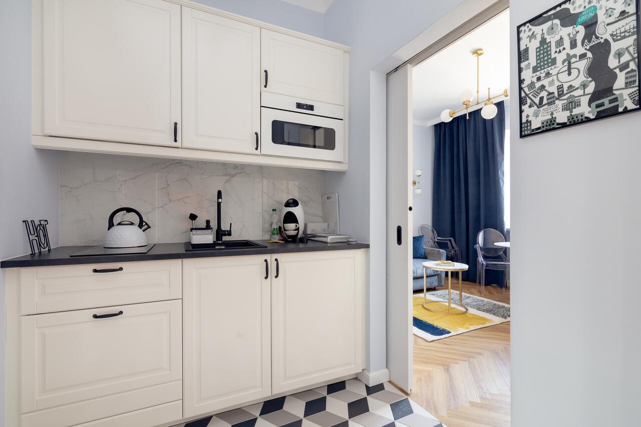 Metro Politechnika Cosy Apartment Varşovia Exterior foto